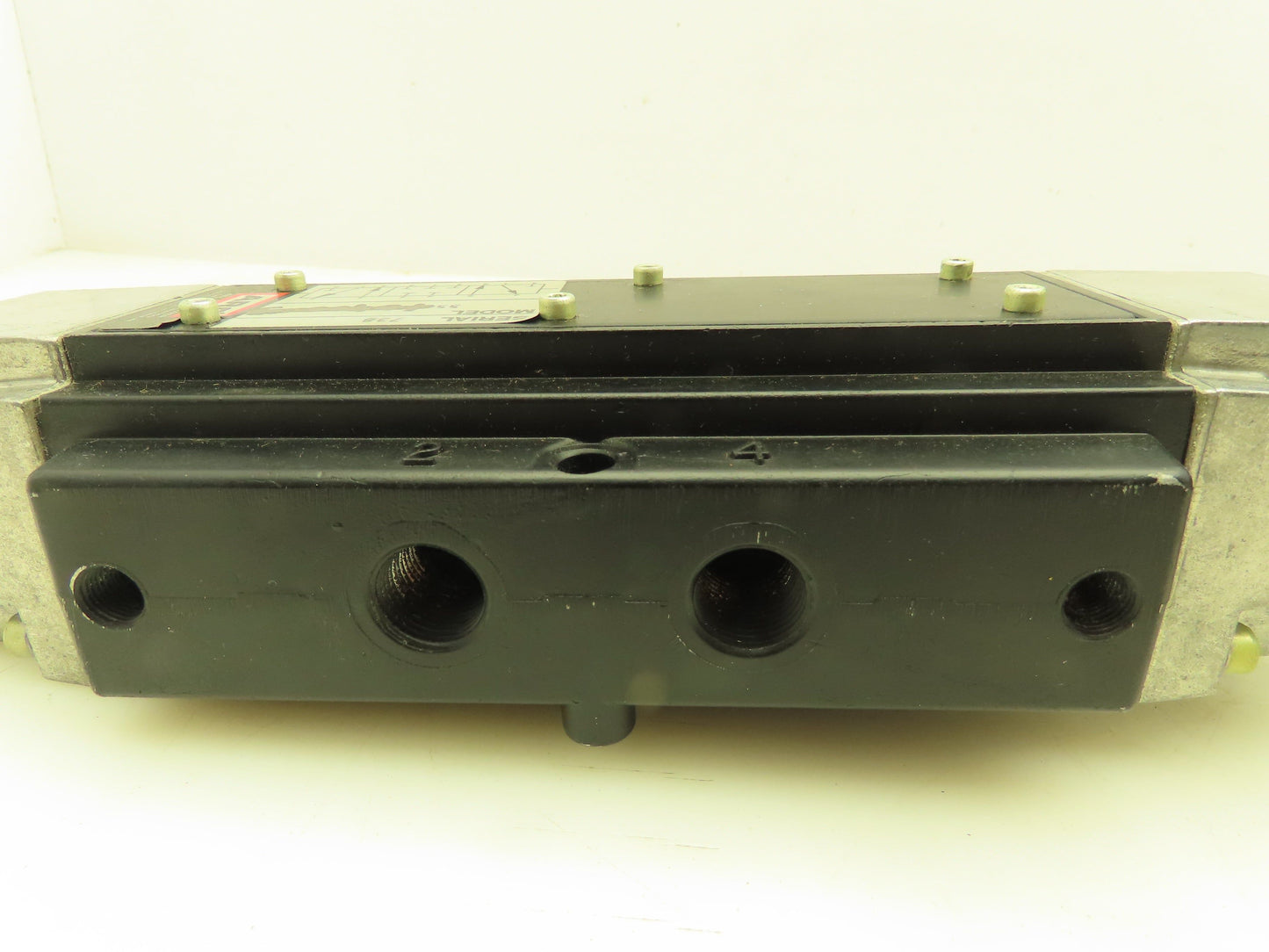 ARO Manual Pneumatic Hand Control Valve 5/2 Pos 4-Way 1/2"