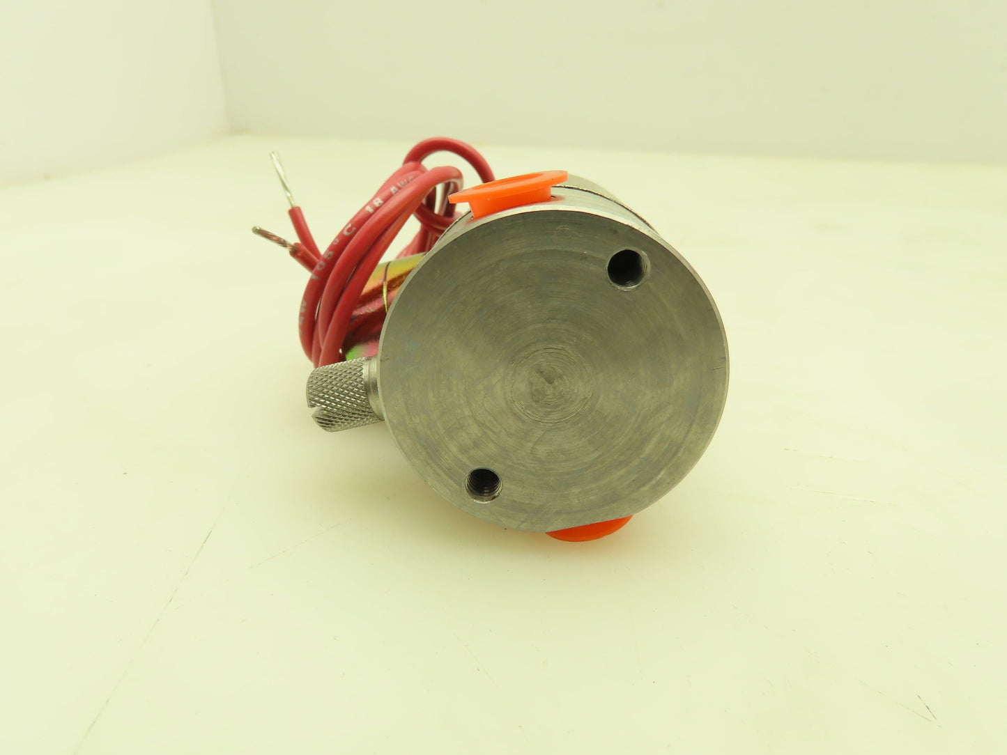 Parker Skinner V5D16615 Solenoid Valve 3-Way NC On/Off 240V 100 PSI 1/8"NPT