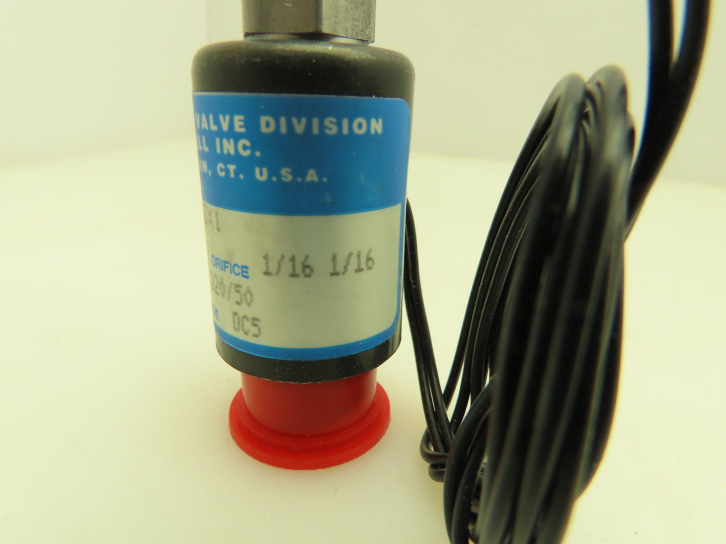 Honeywell Skinner PFB13DX1 Solenoid Valve PFB Series 240V 75 PSI 1/8" NPT