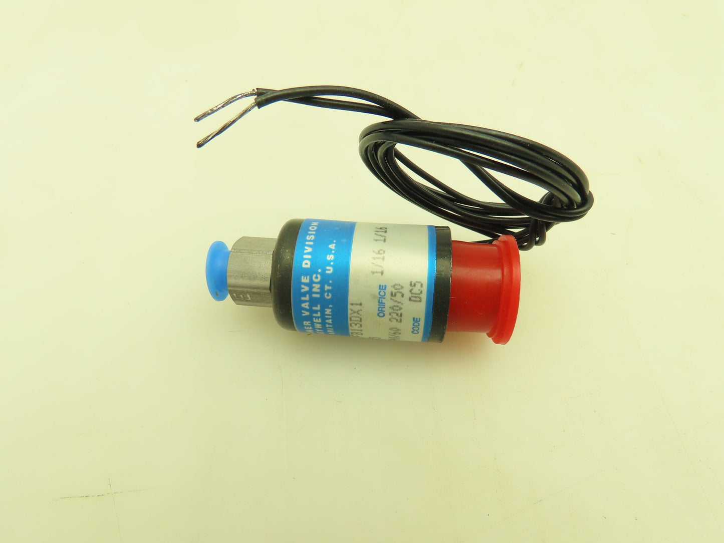 Honeywell Skinner PFB13DX1 Solenoid Valve PFB Series 240V 75 PSI 1/8" NPT