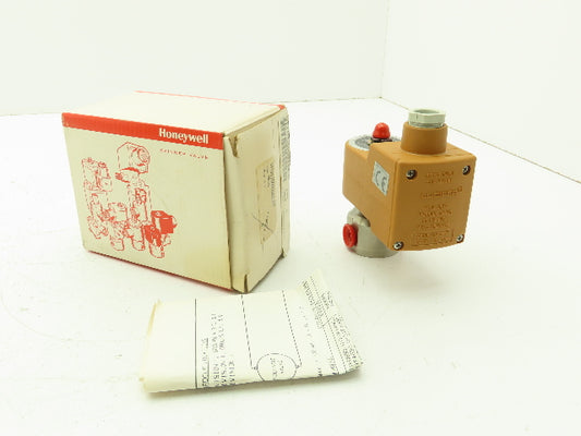 Honeywell Skinner U131V5690 Lucifer Solenoid Valve 3-Way NO 28VDC 150PSI 1/4"NPT