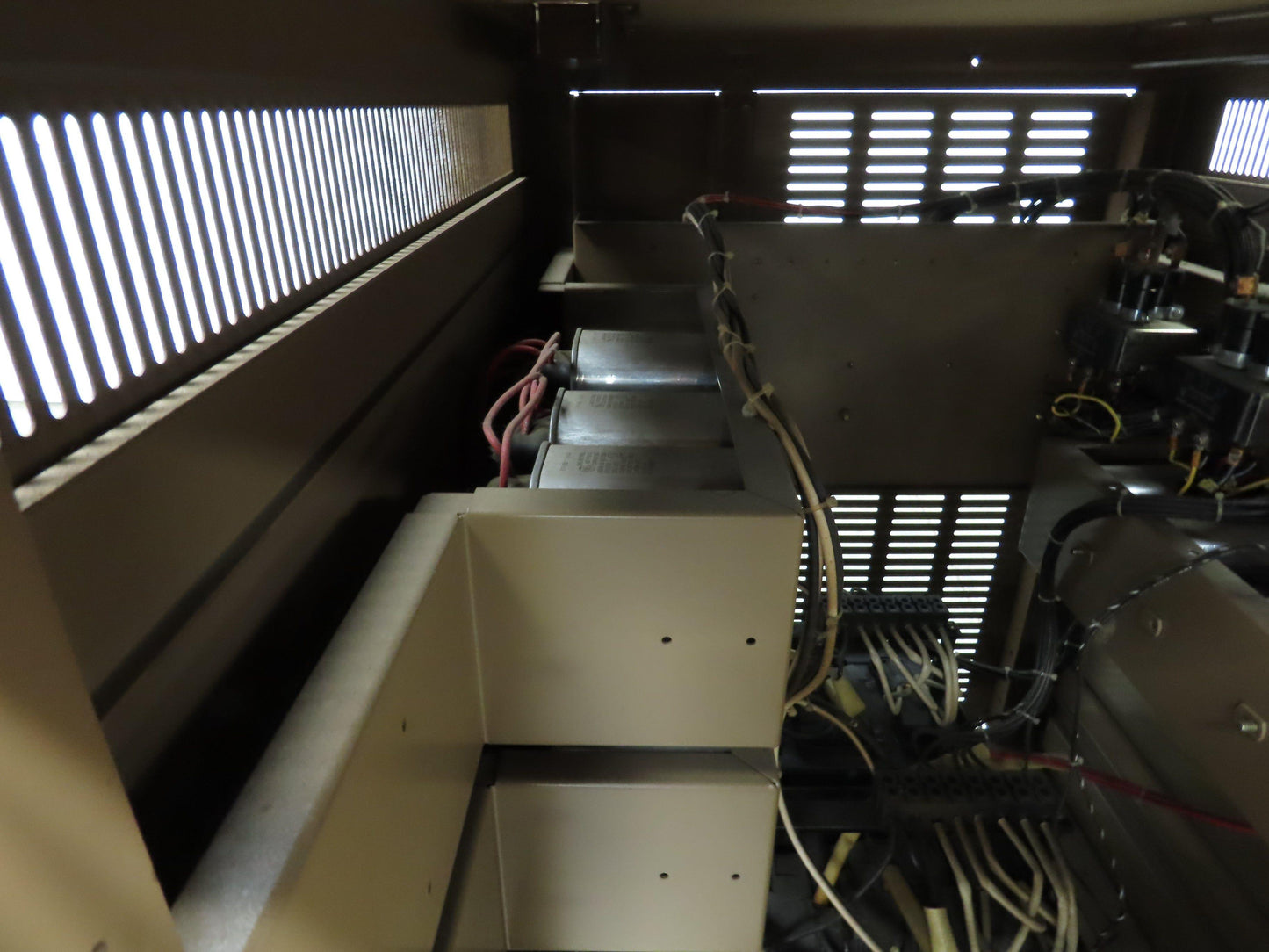 Sola 103-28-275-3 7500va Harmonic Neutralized CVS Voltage Regulator