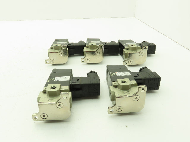 SMC VS3115-015DBL LOT OF 5 SMC VS3115-015DBL 3-Port Solenoid Valves 24 VDC Coil