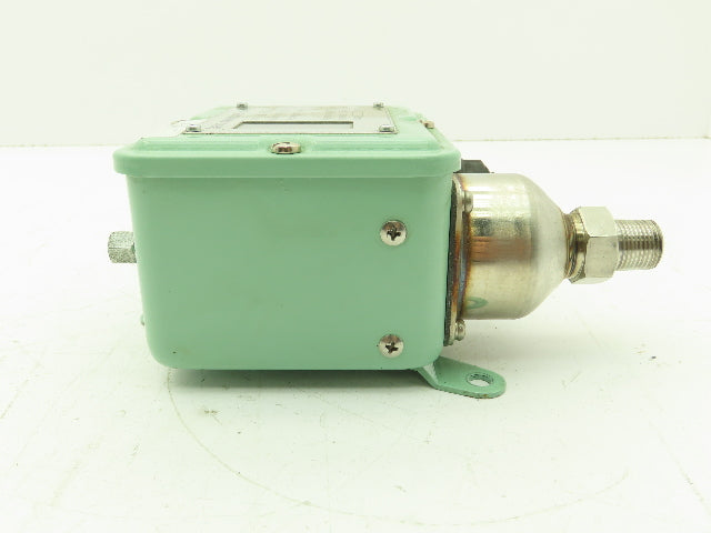SMC ISG221-031 Pressure Switch 0.05-0.7 Mpa