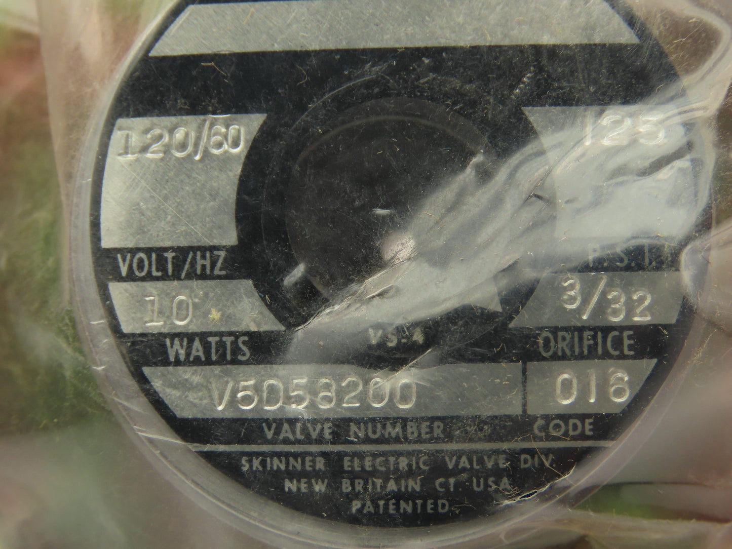 Honeywell Skinner V5D58200 Solenoid Valve 125 PSI Body Only Flange Mount