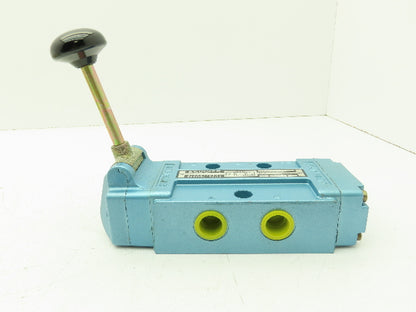 Honeywell Skinner S4LOMCX4 Directional Control Spool Valve 5 Port 3 Pos 1/2"NPT