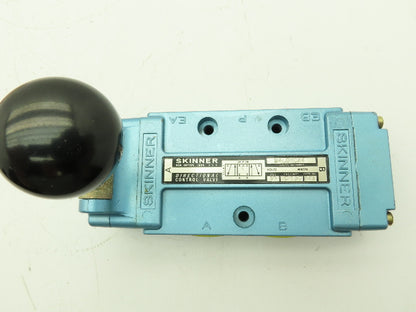 Honeywell Skinner S4LOMCX4 Directional Control Spool Valve 5 Port 3 Pos 1/2"NPT
