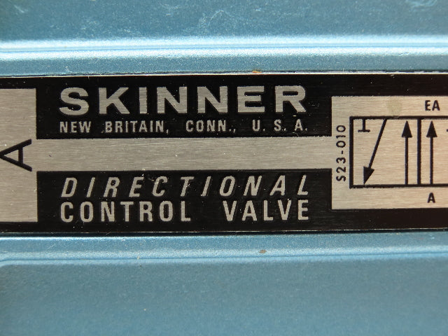 Honeywell Skinner S4L0KFX5 Directional Control Spool Valve 5 Port 3 Pos 3/4" NPT