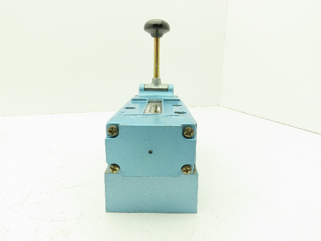 Honeywell Skinner S4L0KFX5 Directional Control Spool Valve 5 Port 3 Pos 3/4" NPT