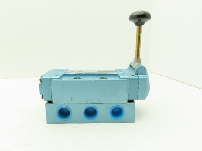 Honeywell Skinner S4L0KFX5 Directional Control Spool Valve 5 Port 3 Pos 3/4" NPT