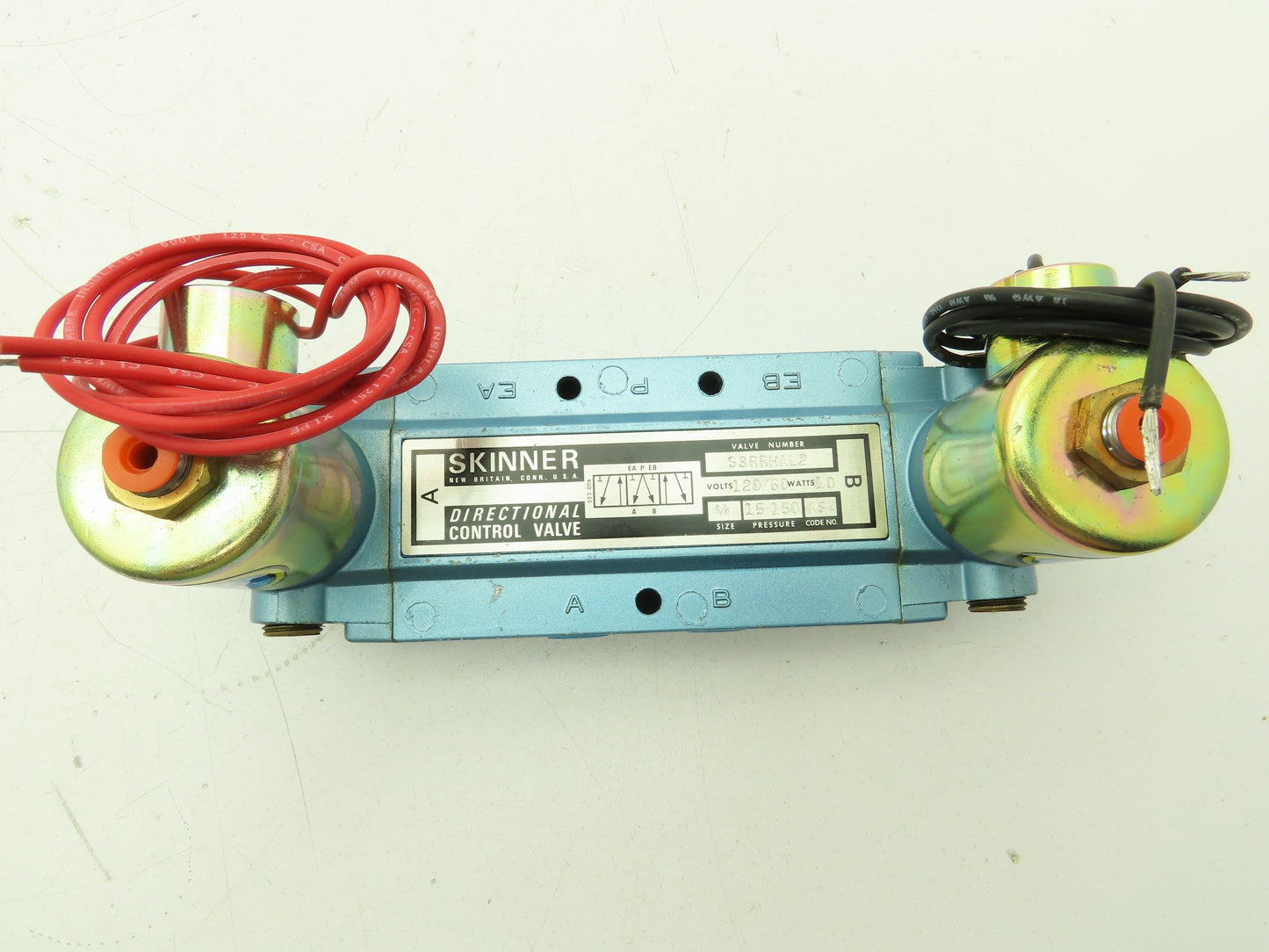 Honeywell Skinner S3RRHAL2 Directional Control Valve 5/3 5 Port 1/4"NPT 120V