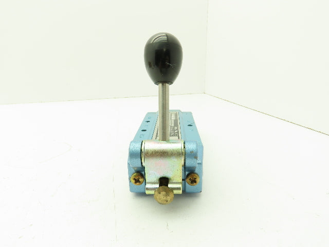 S3L0ACX2 Skinner Directional Control Valve 5/3 Spring Return 150 PSI Pneumatic