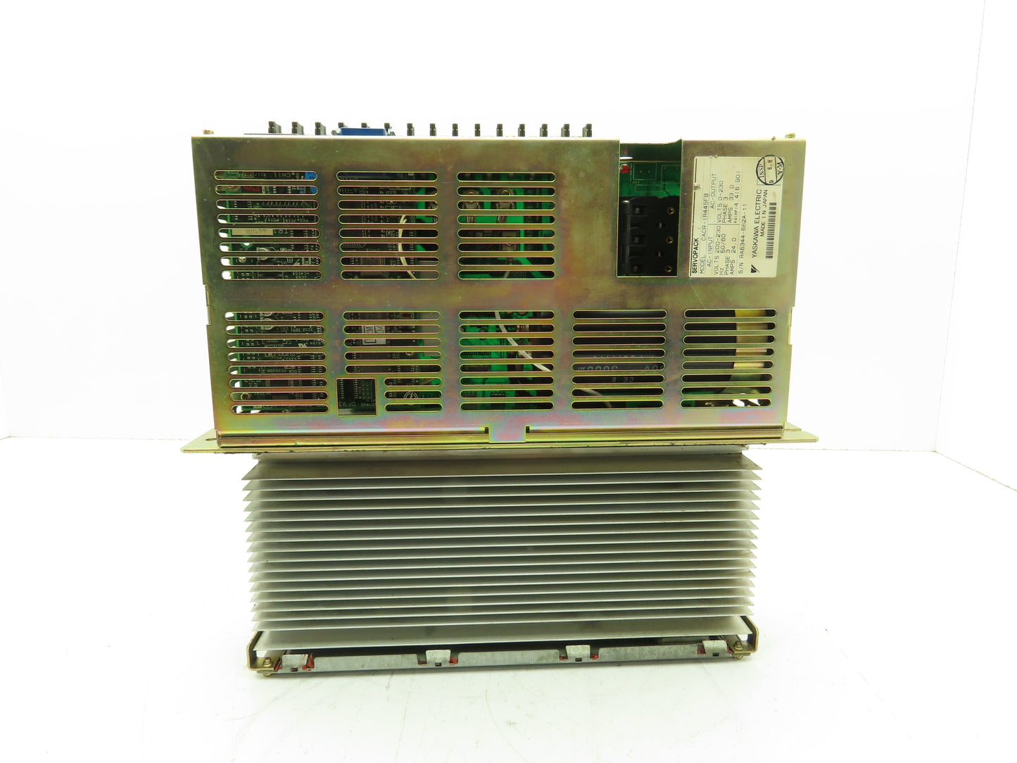 Yaskawa Electric CACR-IR44SFB-P00-B11 Servopack Servo Drive 230V 3Ph Input