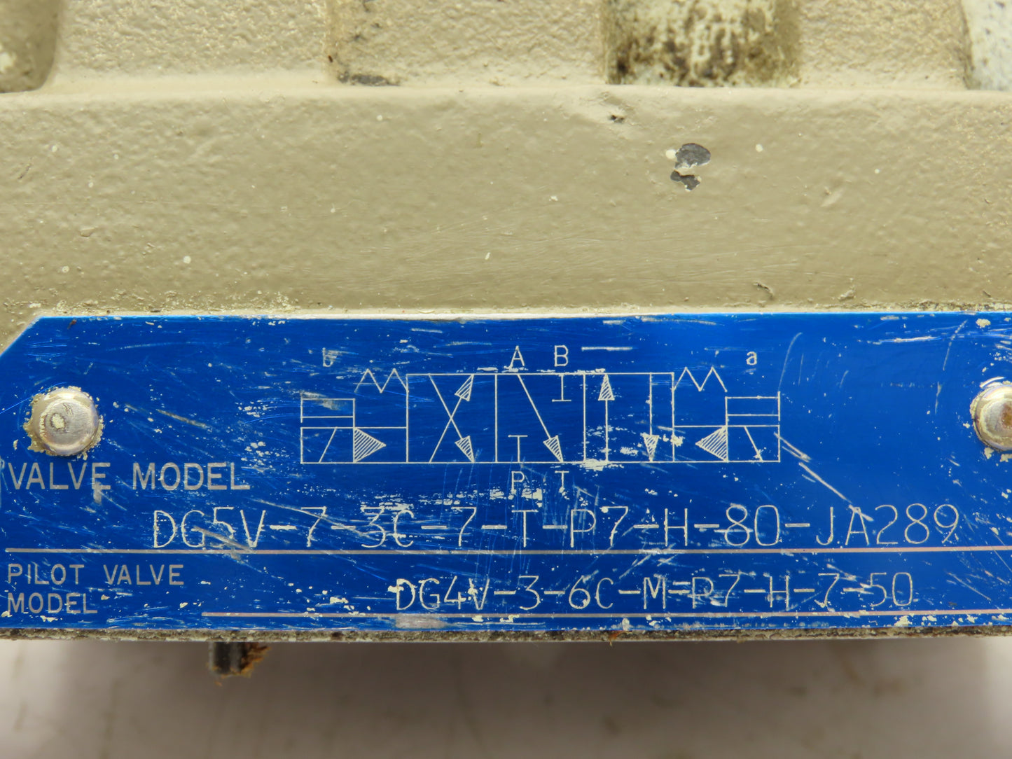 Vickers DG5V-H8-3C-7-T-P2-T-80-JA429 Tokyo Hydraulic Directional Control Valve
