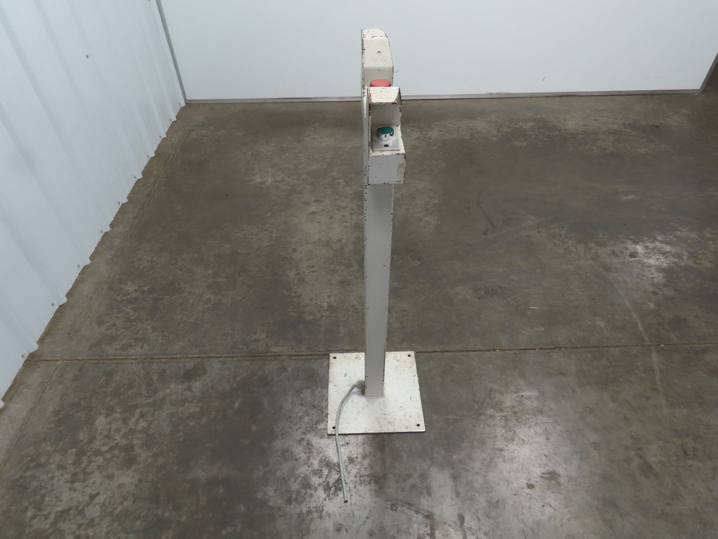 Telemecanique Pedestal Mounted Safety Control Operator Station 40" Height 3 Hole