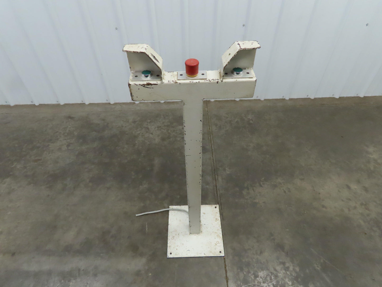 Telemecanique Pedestal Mounted Safety Control Operator Station 40" Height 3 Hole