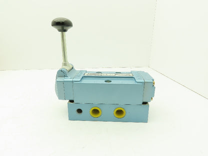 Skinner S4L0JFX4 Pneumatic Directional Control Hand Lever Valve 5/3 Pos 150 PSI