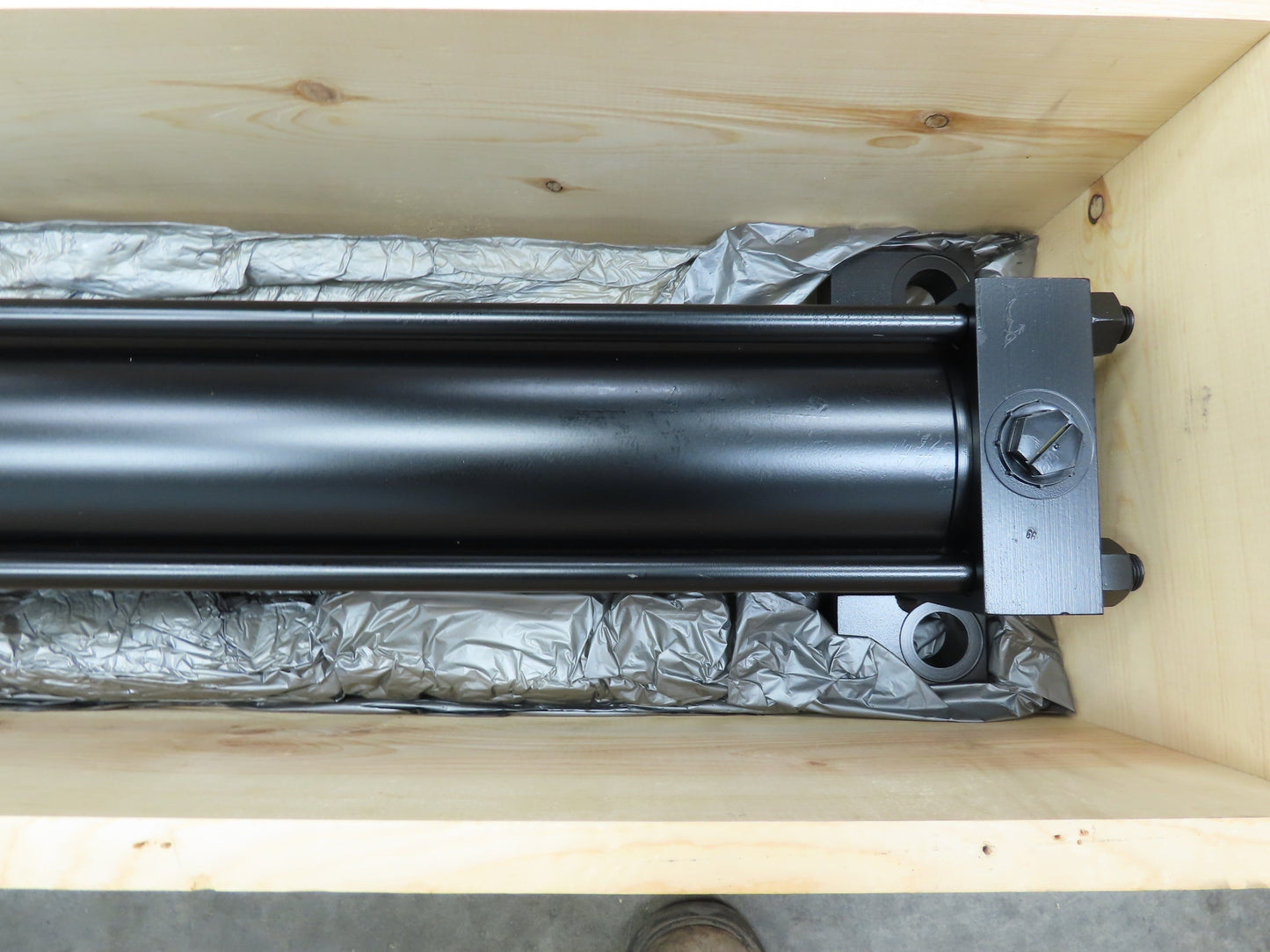 Parker 4.00JC2HCTS24A64.000 Hydraulic Cylinder 4" Bore 64" Stroke 2H Ser 1300PSI