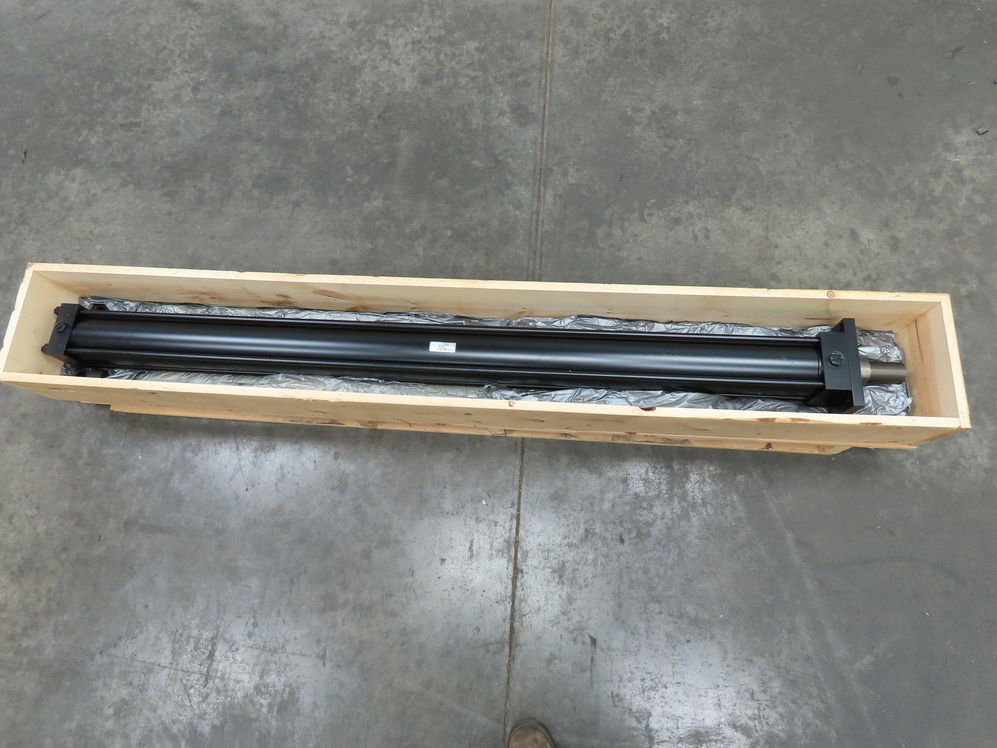 Parker 4.00JC2HCTS24A64.000 Hydraulic Cylinder 4" Bore 64" Stroke 2H Ser 1300PSI