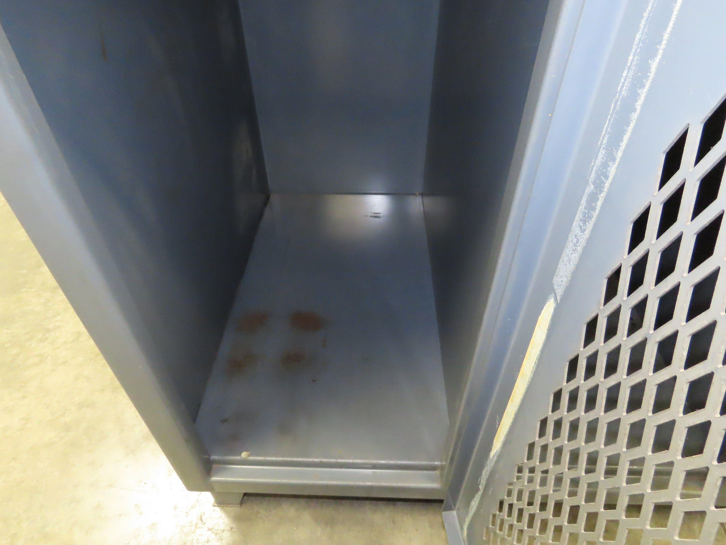 Strong Hold TP-12798 Heavy Duty Vintage Personal Locker Grey Steel Cabinet