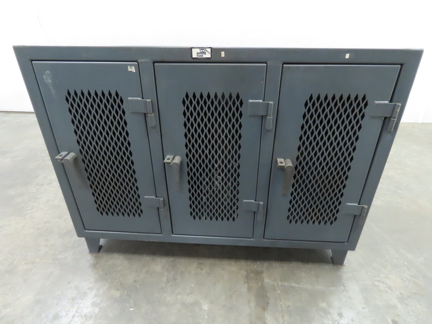 Strong Hold TP-12798 Heavy Duty Vintage Personal Locker Grey Steel Cabinet