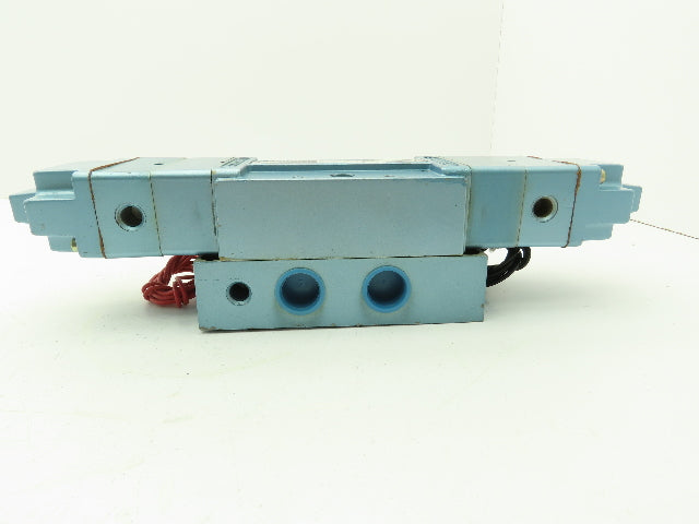 Honeywell Skinner S4KKHDL5 Solenoid Valve 5-Way 3 Pos 110V 150 PSI 3/4" NPT