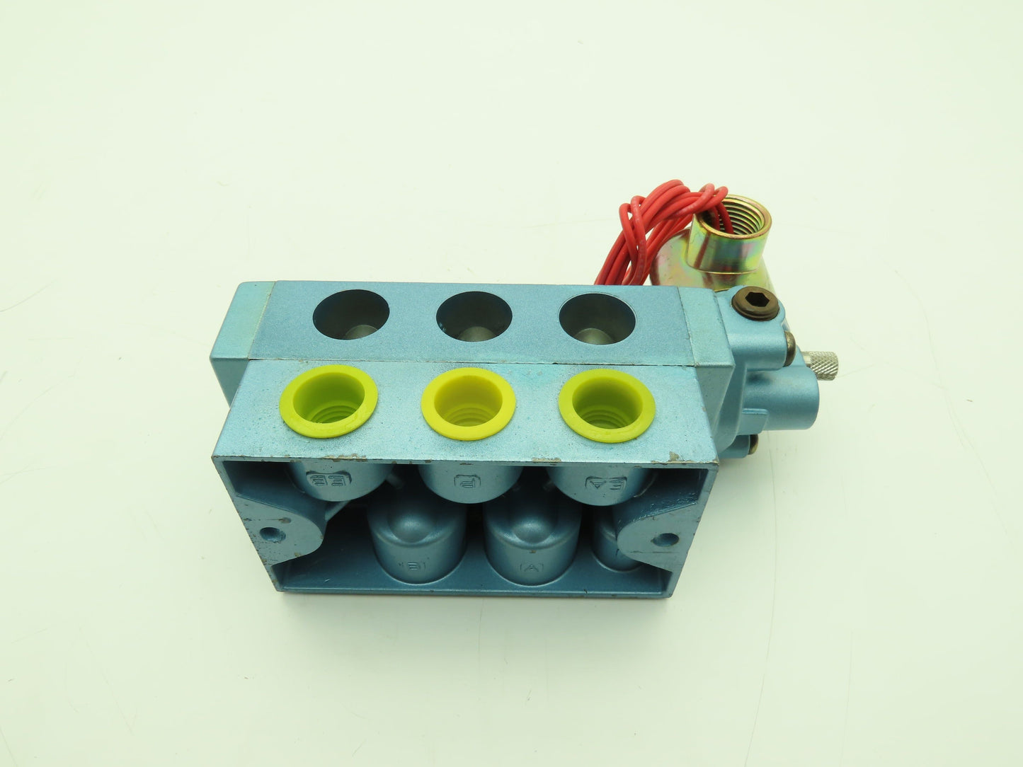 Honeywell Skinner S3R0ADL4 Solenoid Valve 5-Way 2 Pos 120V 150 PSI 1/2" NPT