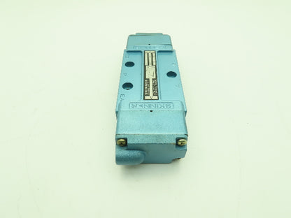 Skinner S4AACBX5 Pneumatic Directional Control Valve 5-Way 2 Pos 150PSI 3/4" NPT