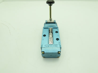 Skinner S4LOBCX5 Directional Control Spool Valve 5 Port 2 Pos 3/4" NPT