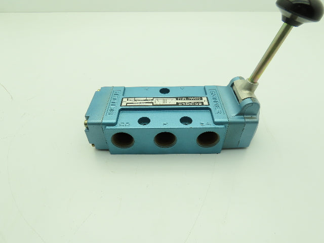 Skinner S4LOBCX5 Directional Control Spool Valve 5 Port 2 Pos 3/4" NPT