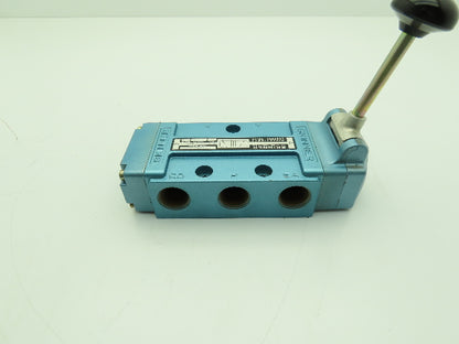 Skinner S4LOBCX5 Directional Control Spool Valve 5 Port 2 Pos 3/4" NPT