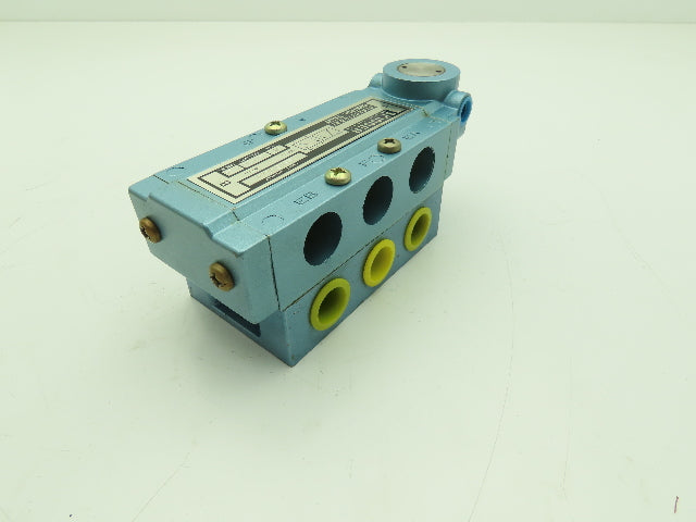 Skinner S3A0AEX4 Pneumatic Directional Control Valve 5-Way 2 Pos 150PSI 1/2" NPT