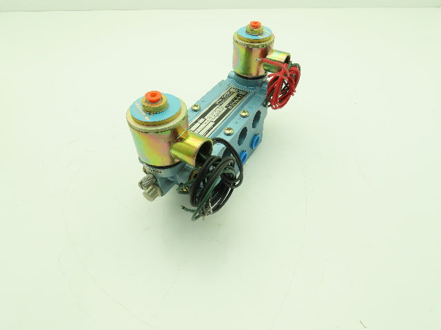 Skinner S3FFHDL3 Directional Control Valve 5-Way 3 Pos 24VDC 150PSI 3/8" NPT