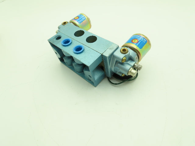 Skinner S3FFHDL3 Directional Control Valve 5-Way 3 Pos 24VDC 150PSI 3/8" NPT