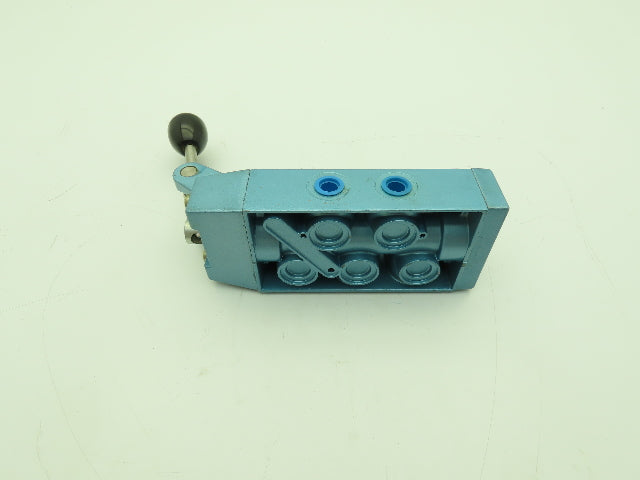 Skinner S3L0MCX2 Manual Directional Control Valve 5-Way 3 Pos 150PSI 1/4" NPT