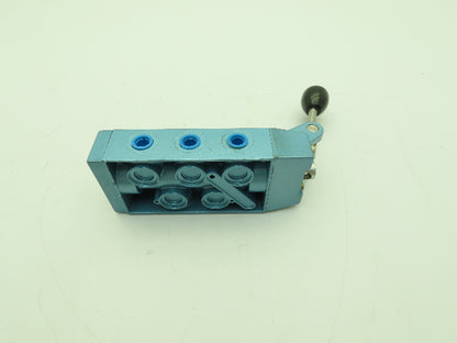Skinner S3L0MCX2 Manual Directional Control Valve 5-Way 3 Pos 150PSI 1/4" NPT