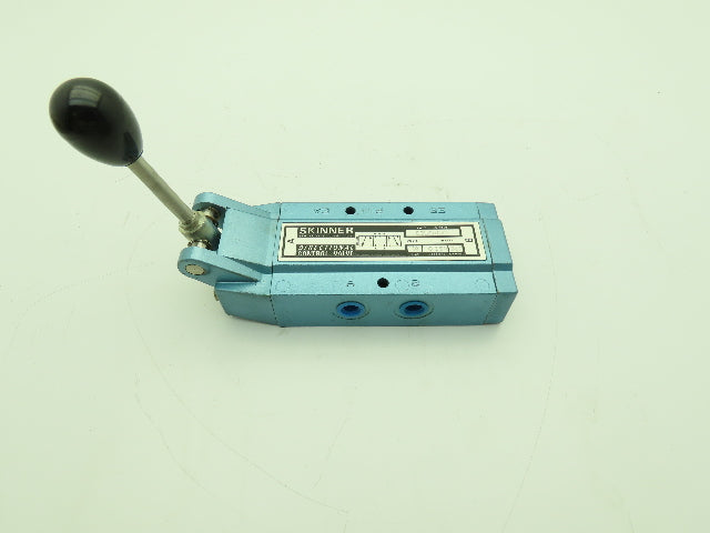 Skinner S3L0MCX2 Manual Directional Control Valve 5-Way 3 Pos 150PSI 1/4" NPT