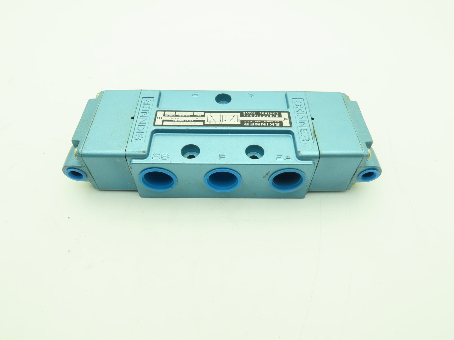 Skinner S4AACBX5 Pneumatic Directional Control Valve 5-Way 2 Pos 150PSI 3/4" NPT