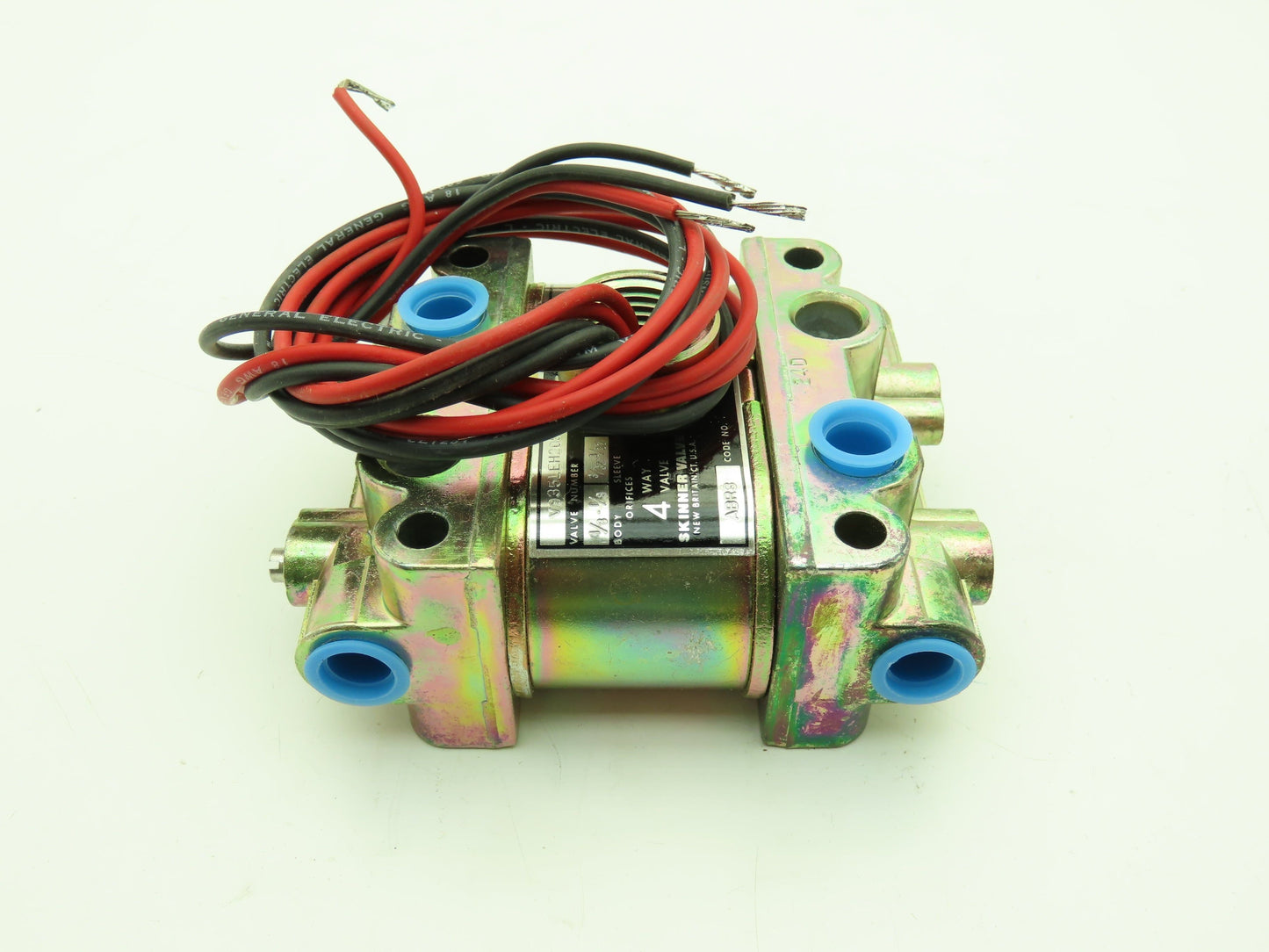 Honeywell Skinner V935LEH2050 Solenoid Valve 4-Way NO/NC 50PSI 120V 1/4" NPT