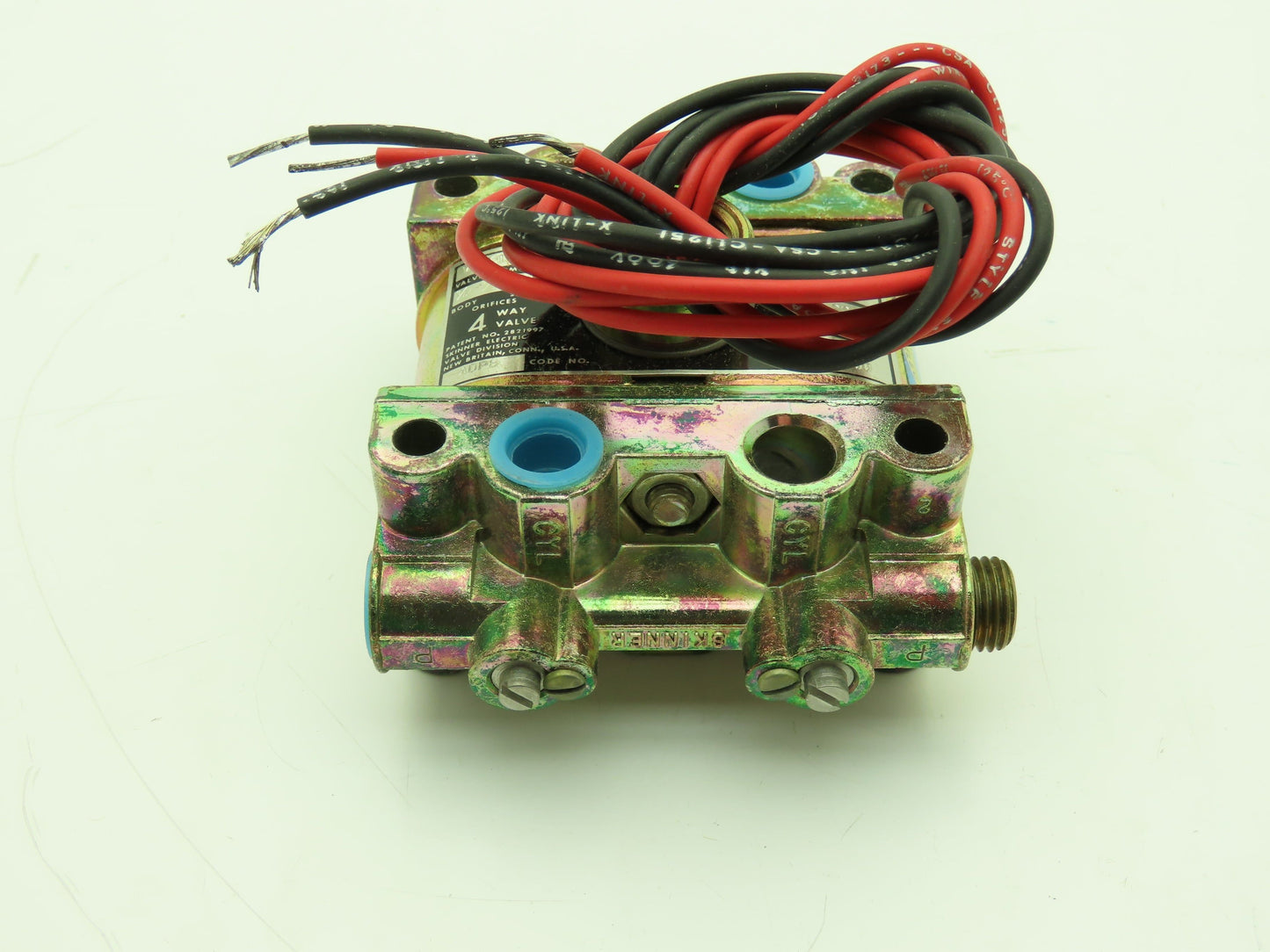 Honeywell Skinner V935LEP2150 Solenoid Valve 4-Way NO/NC 120V 150 PSI 1/4" NPT