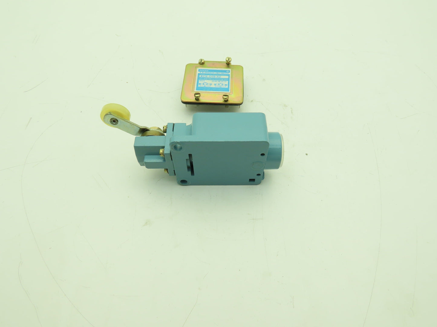 Gould XCK-D15-X2 Limit Switch Body Lever Roller Arm R.B. Denison Lot of 3