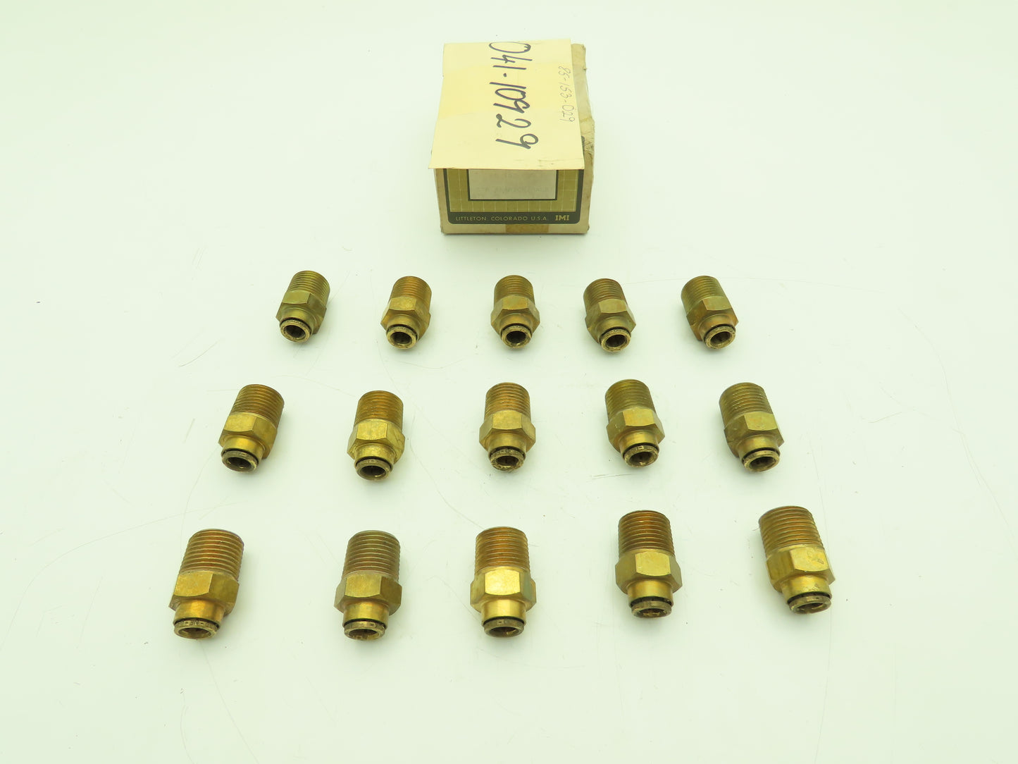 Norgren 85-153-029 Straight Adaptor Fitting 3/8x1/2" Push to Connect  Lot of 15