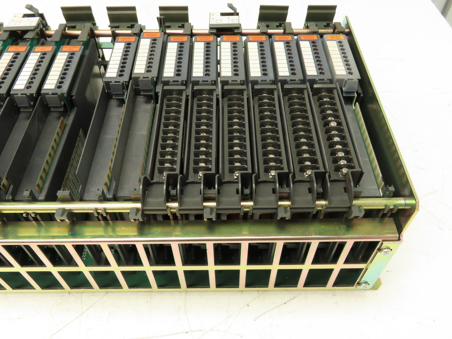 Allen Bradley 1771-A4B 16-Slot PLC Chassis Rack Remote I/O Adapter Output Module