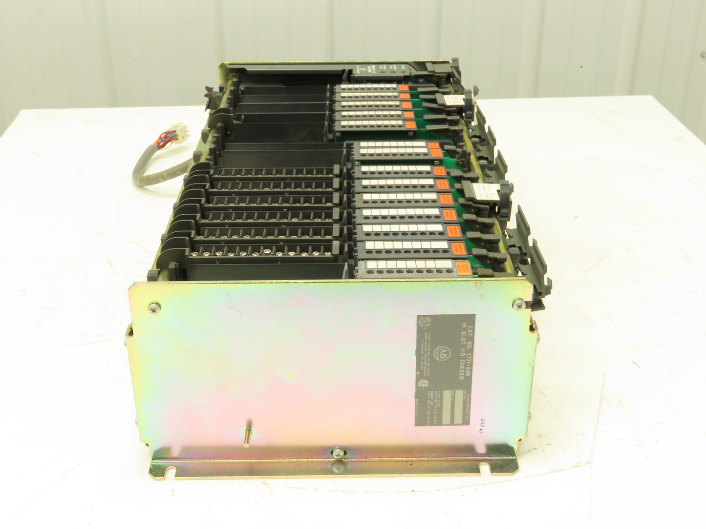 Allen Bradley 1771-A4B 16-Slot PLC Chassis Rack Remote I/O Adapter Output Module