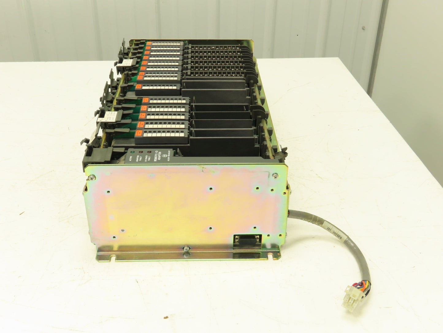 Allen Bradley 1771-A4B 16-Slot PLC Chassis Rack Remote I/O Adapter Output Module