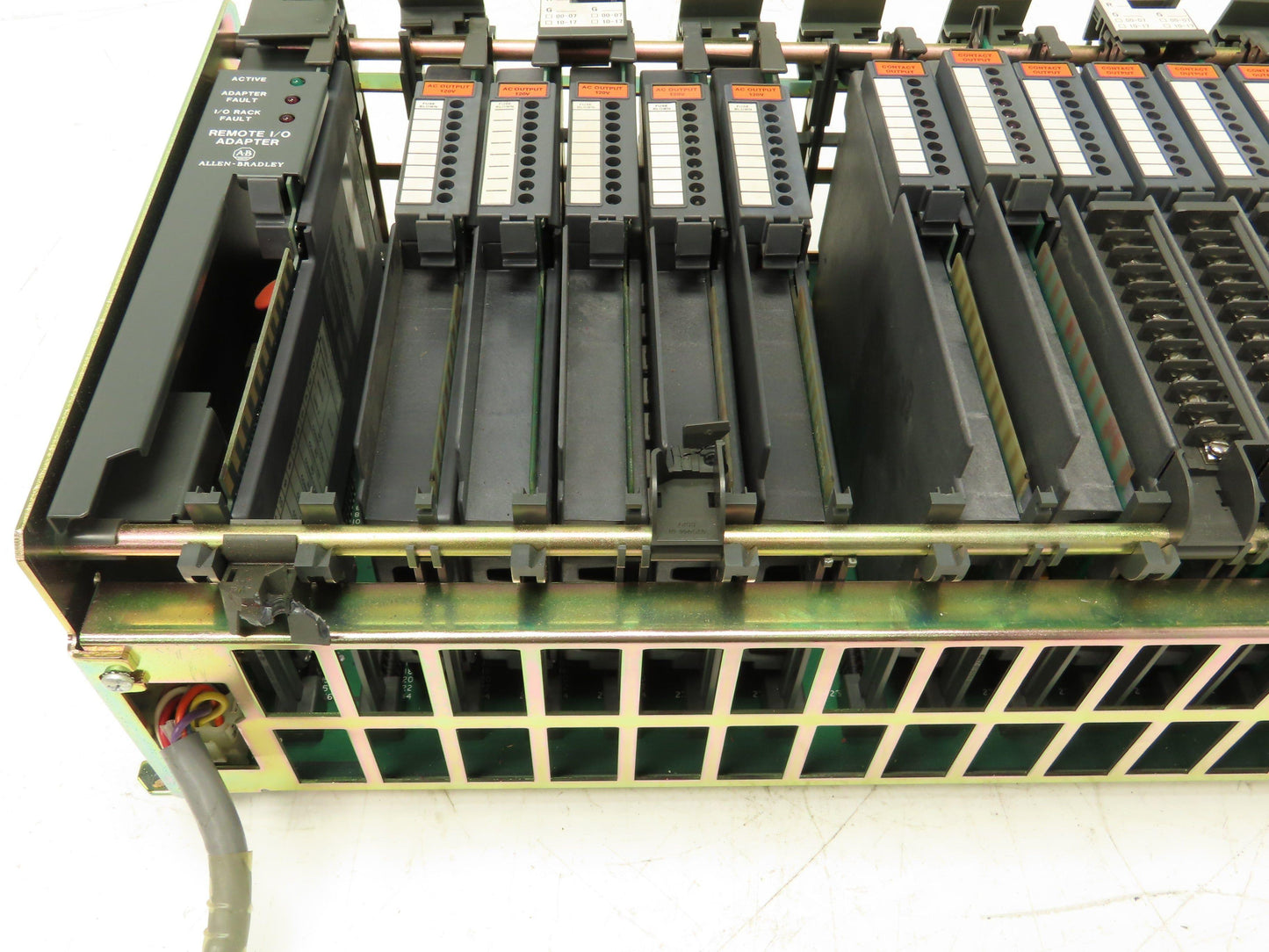 Allen Bradley 1771-A4B 16-Slot PLC Chassis Rack Remote I/O Adapter Output Module