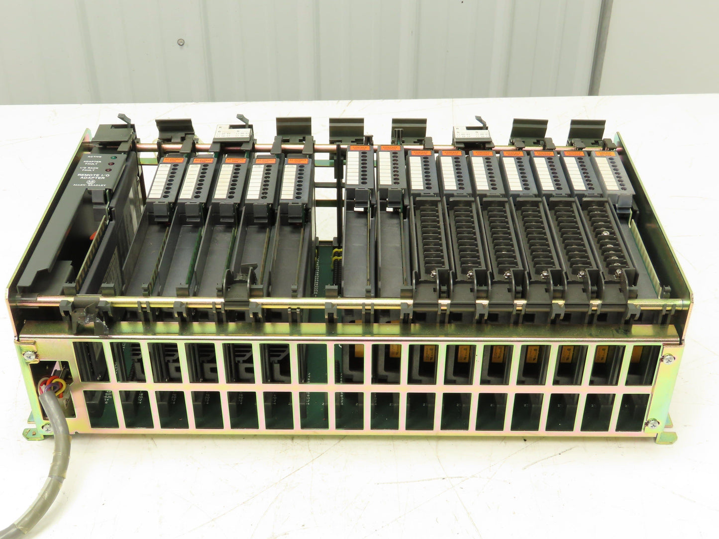 Allen Bradley 1771-A4B 16-Slot PLC Chassis Rack Remote I/O Adapter Output Module