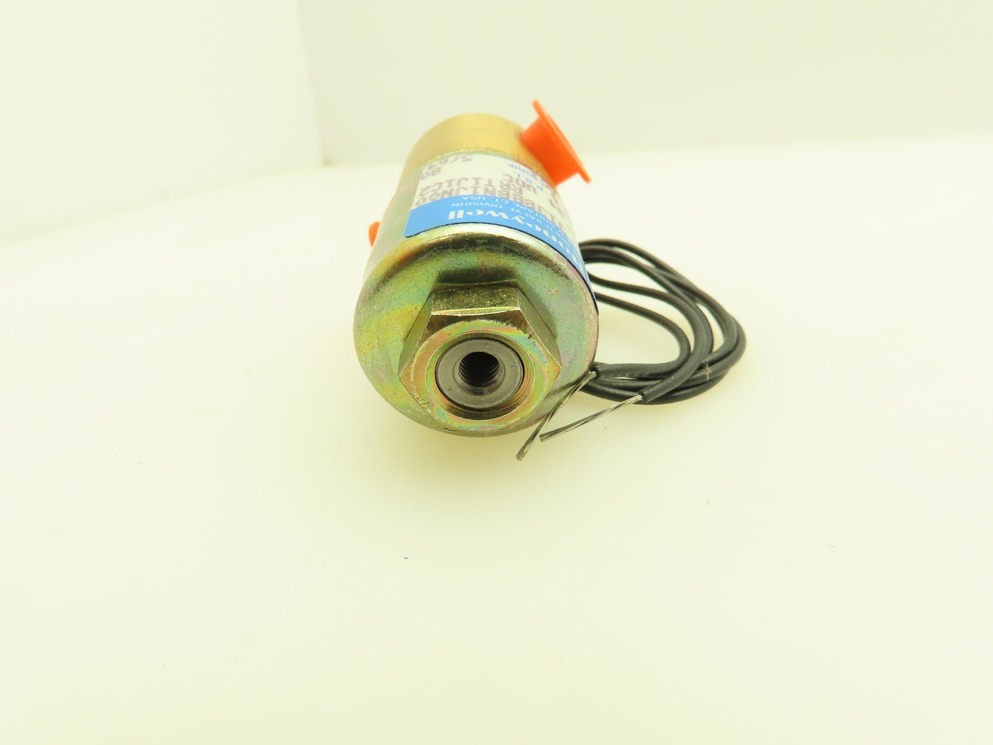Honeywell Skinner 3138BBN1JN00 Solenoid Valve 3-Way NO 24VDC 80 PSI 1/8" NPT