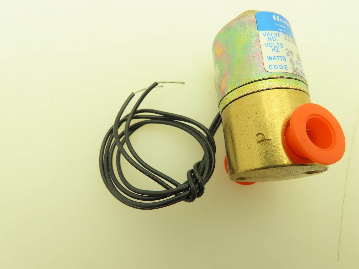 Honeywell Skinner 3138BBN1JN00 Solenoid Valve 3-Way NO 24VDC 80 PSI 1/8" NPT