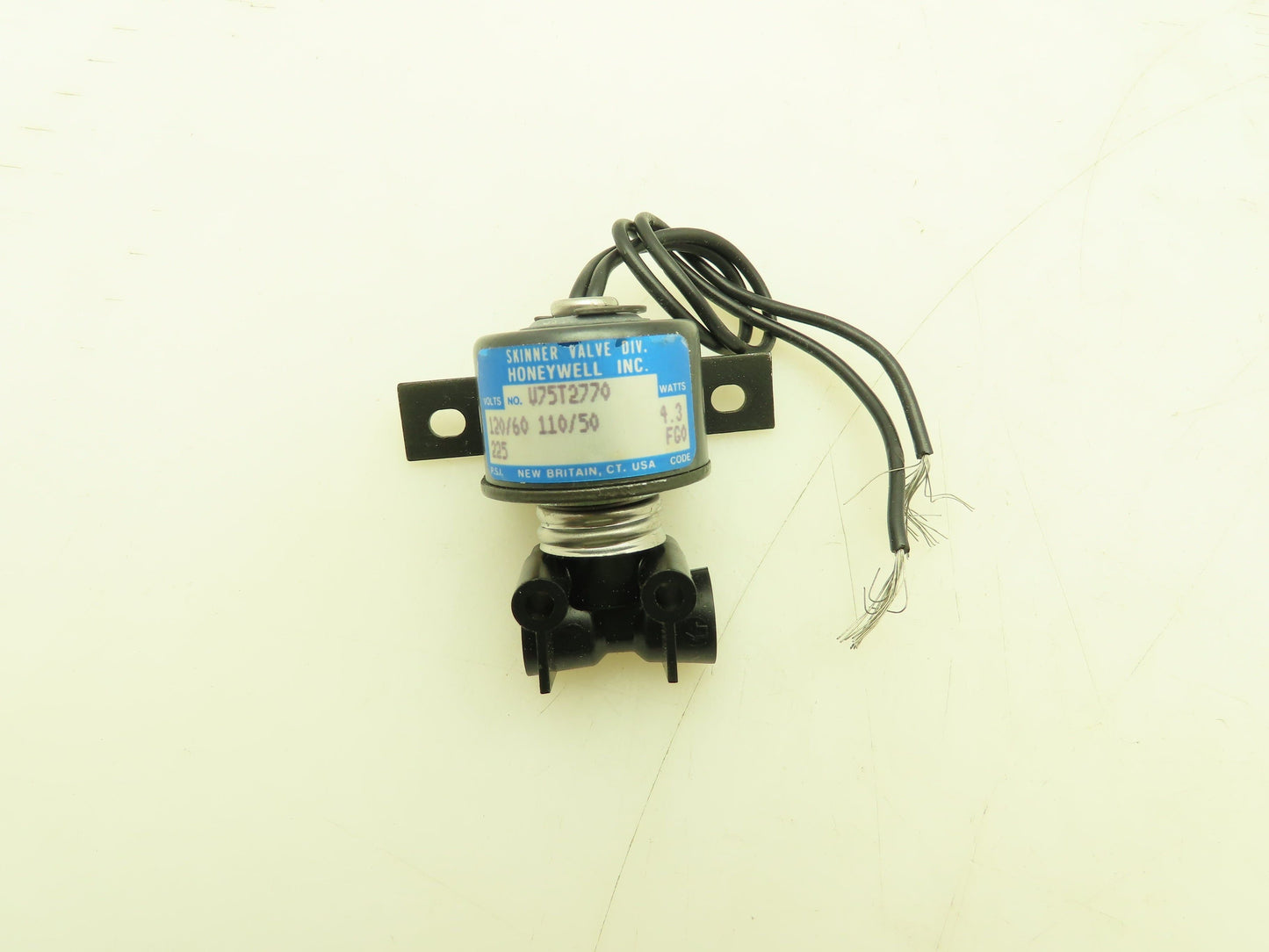 Honeywell Skinner V75T2770 Solenoid Valve 2-Way NC 120VAC 225PSI 1/8NPT Lot of 4